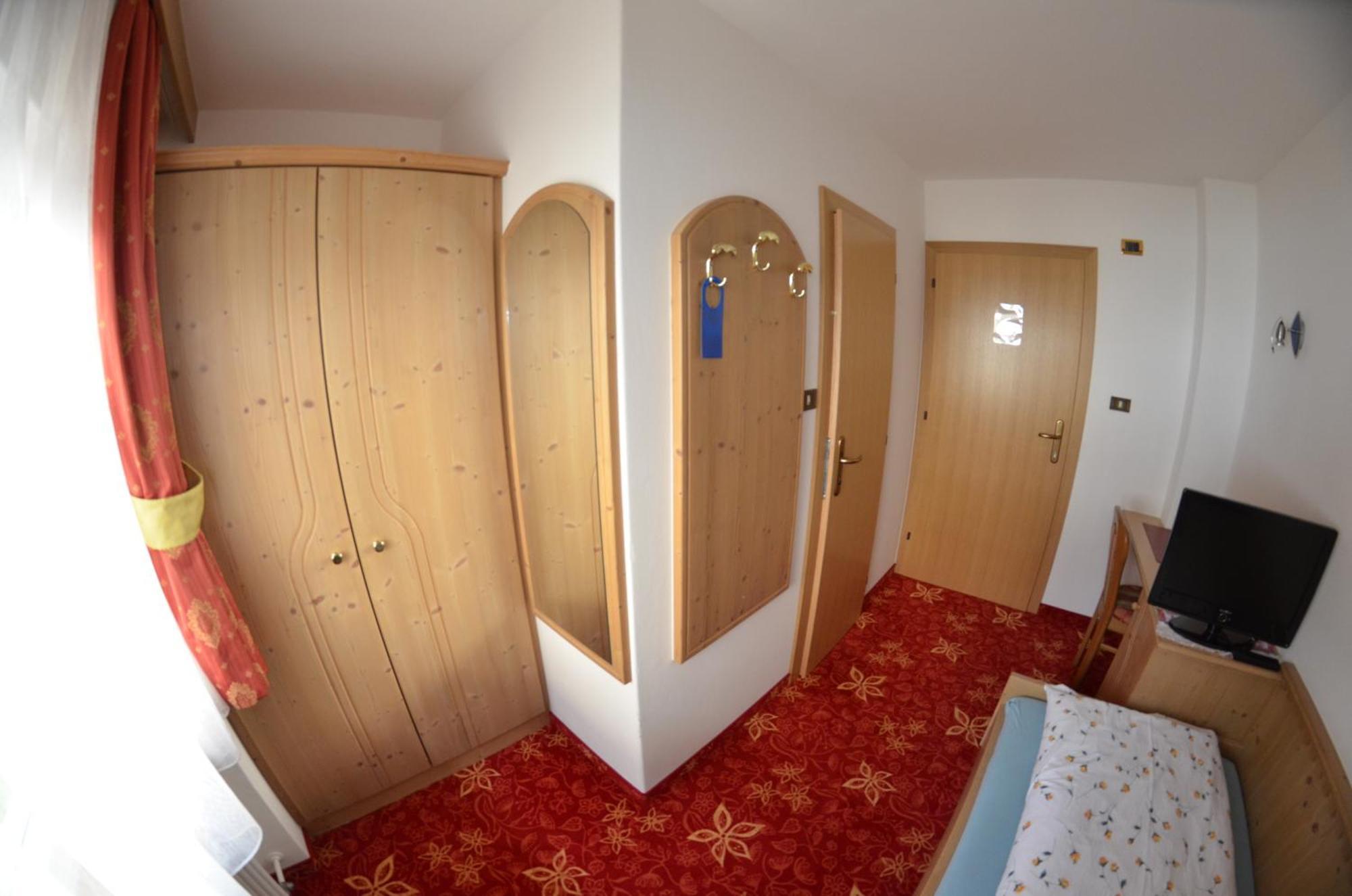 Bed and Breakfast Garni Ossi Santa Cristina Val Gardena Camera foto