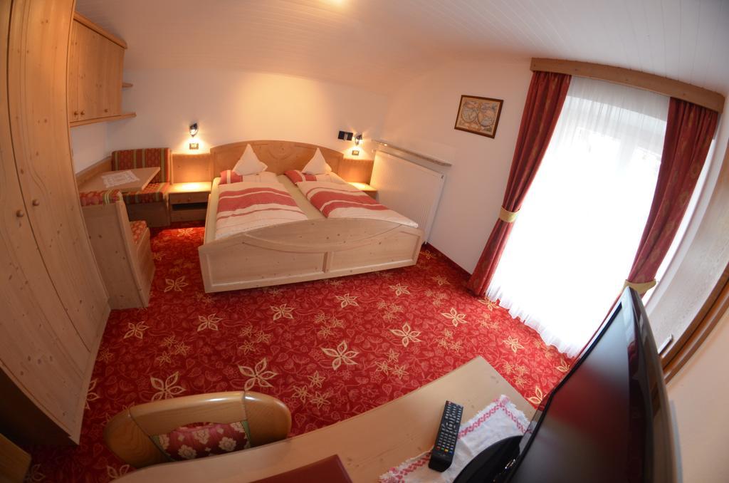 Bed and Breakfast Garni Ossi Santa Cristina Val Gardena Camera foto