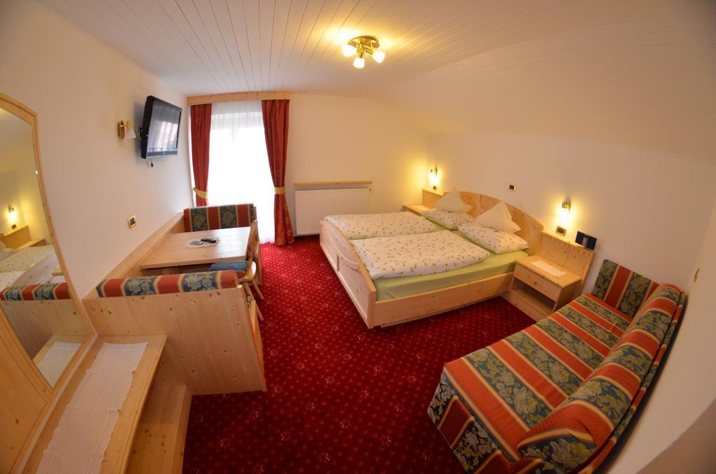 Bed and Breakfast Garni Ossi Santa Cristina Val Gardena Camera foto