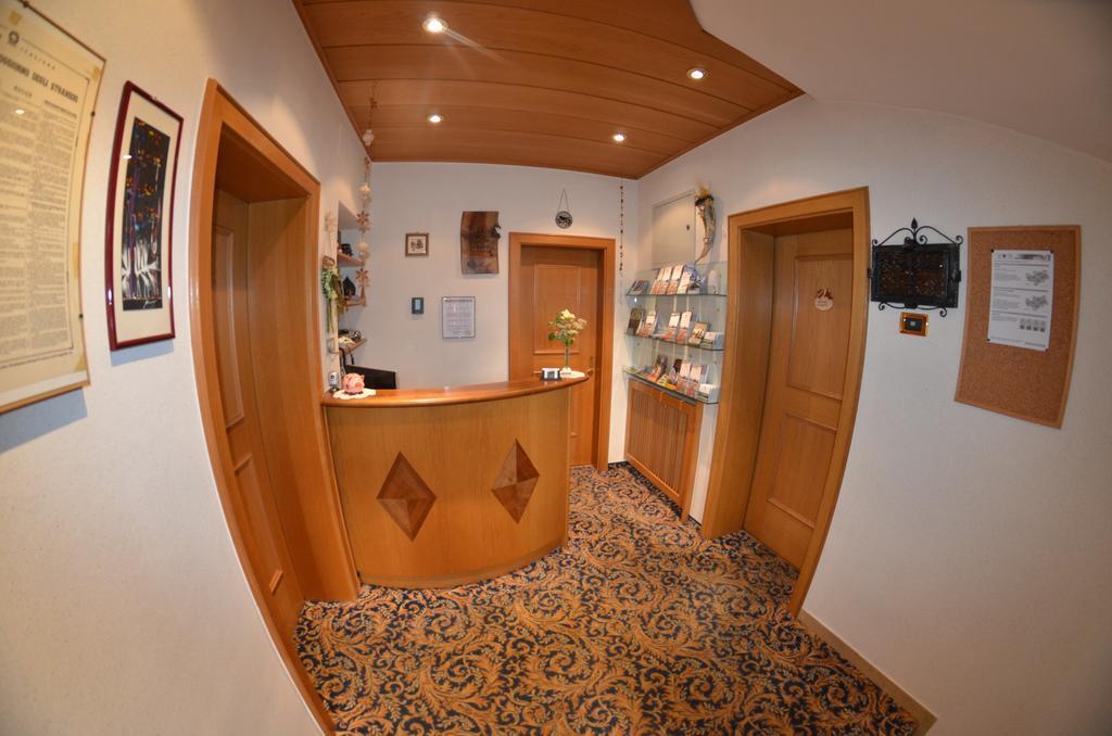 Bed and Breakfast Garni Ossi Santa Cristina Val Gardena Esterno foto