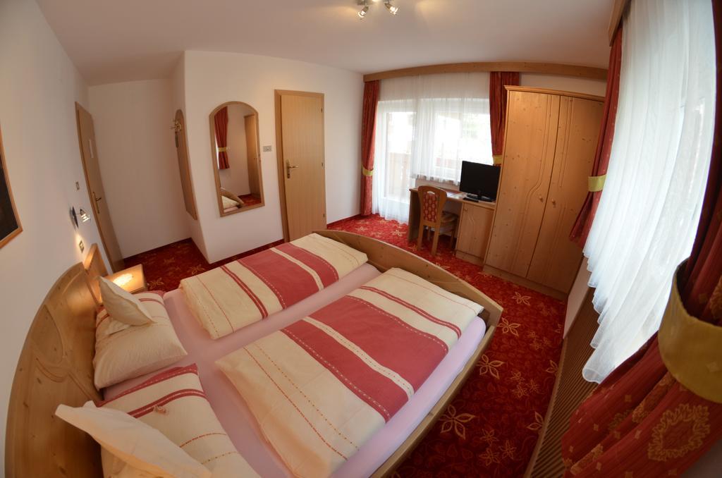 Bed and Breakfast Garni Ossi Santa Cristina Val Gardena Esterno foto