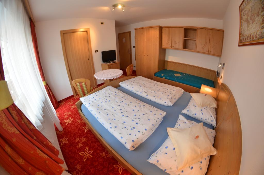 Bed and Breakfast Garni Ossi Santa Cristina Val Gardena Camera foto